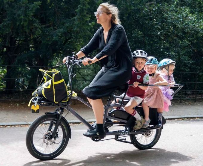 Estarli Longtail electric cargo bike for Chorlton Bikes bike library